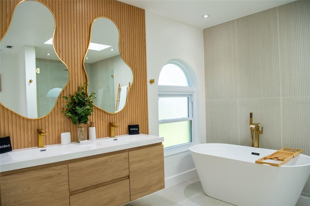 En Renta: $4,200 (3 camas, 2 baños, 2020 Pies cuadrados)