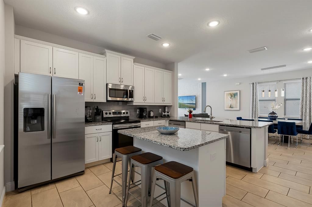 En Venta: $749,900 (6 camas, 6 baños, 3317 Pies cuadrados)