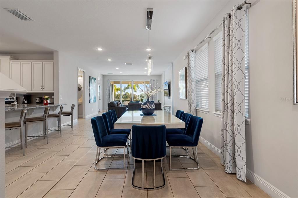 En Venta: $749,900 (6 camas, 6 baños, 3317 Pies cuadrados)