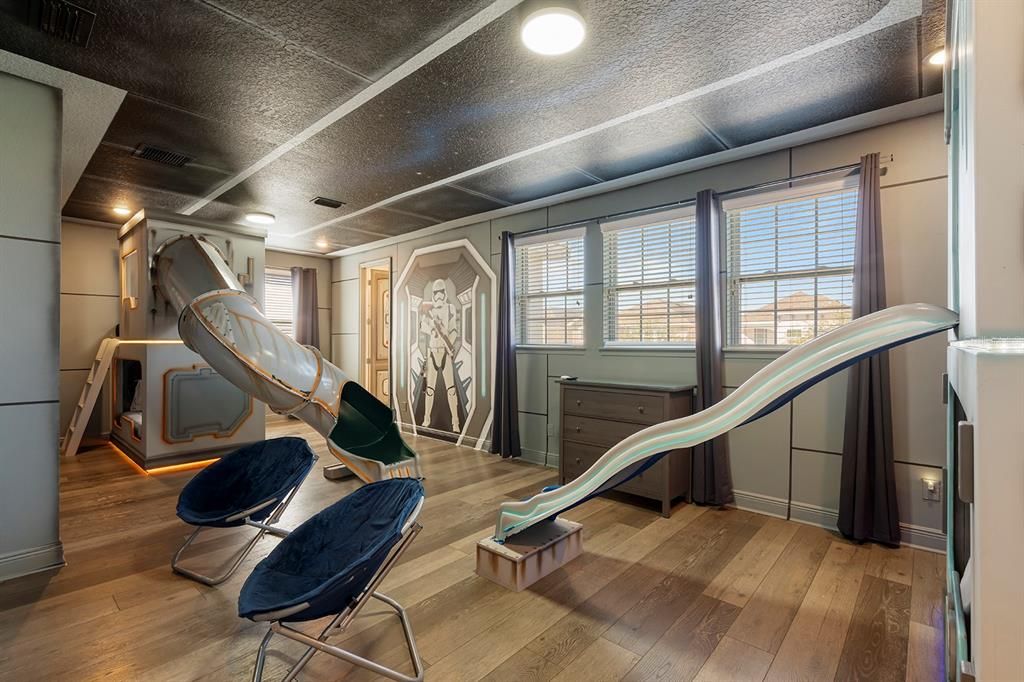 En Venta: $749,900 (6 camas, 6 baños, 3317 Pies cuadrados)