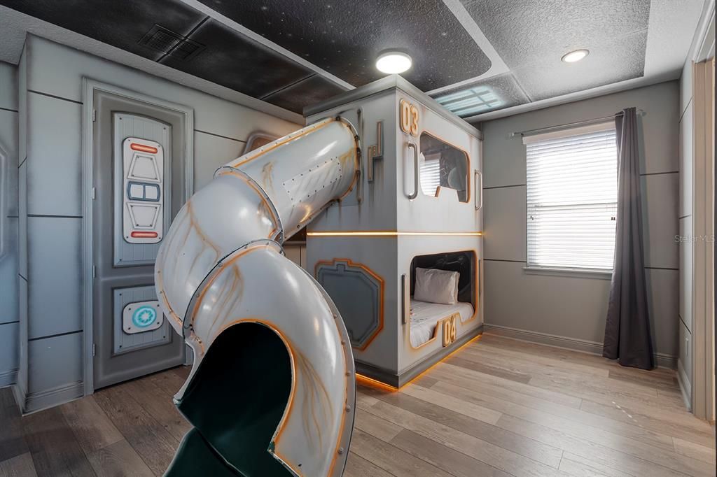 En Venta: $749,900 (6 camas, 6 baños, 3317 Pies cuadrados)