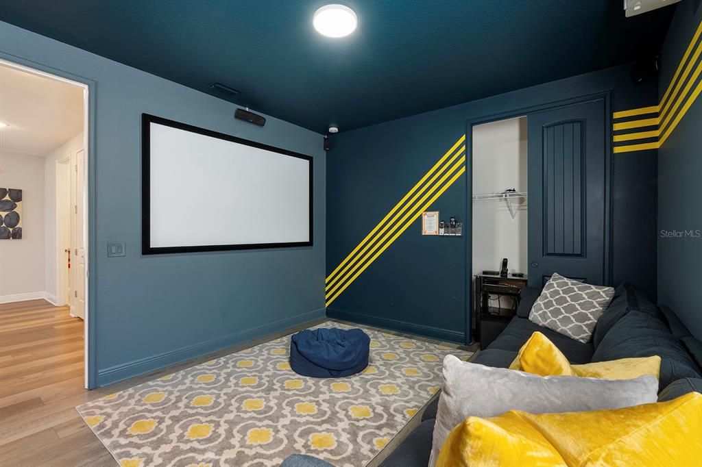 En Venta: $749,900 (6 camas, 6 baños, 3317 Pies cuadrados)