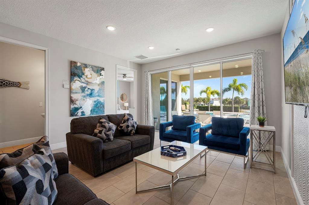 En Venta: $749,900 (6 camas, 6 baños, 3317 Pies cuadrados)