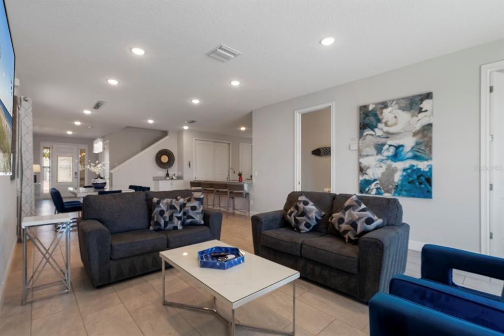 En Venta: $749,900 (6 camas, 6 baños, 3317 Pies cuadrados)