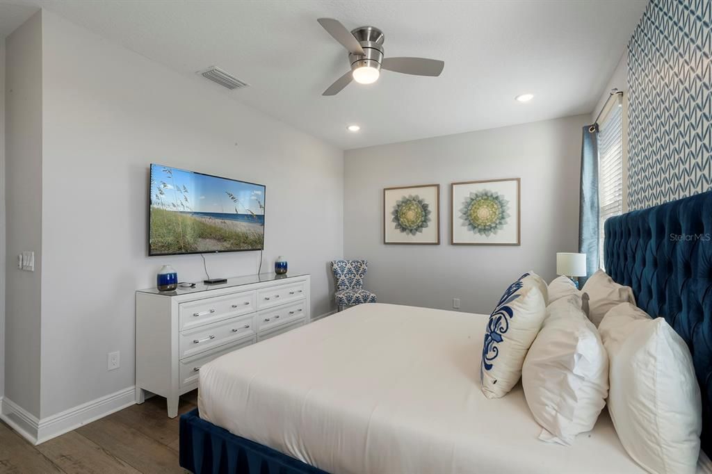 En Venta: $749,900 (6 camas, 6 baños, 3317 Pies cuadrados)