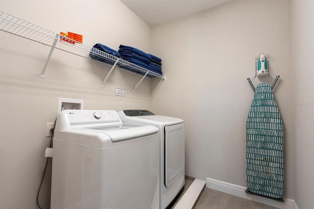 En Venta: $749,900 (6 camas, 6 baños, 3317 Pies cuadrados)