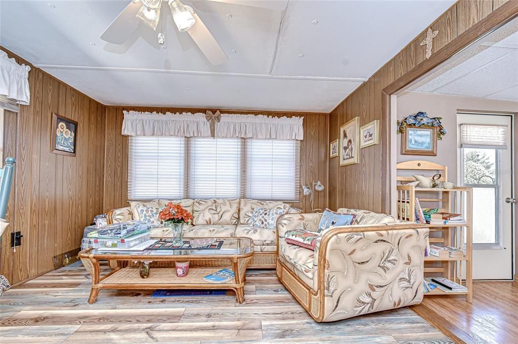 En Venta: $89,900 (2 camas, 1 baños, 824 Pies cuadrados)