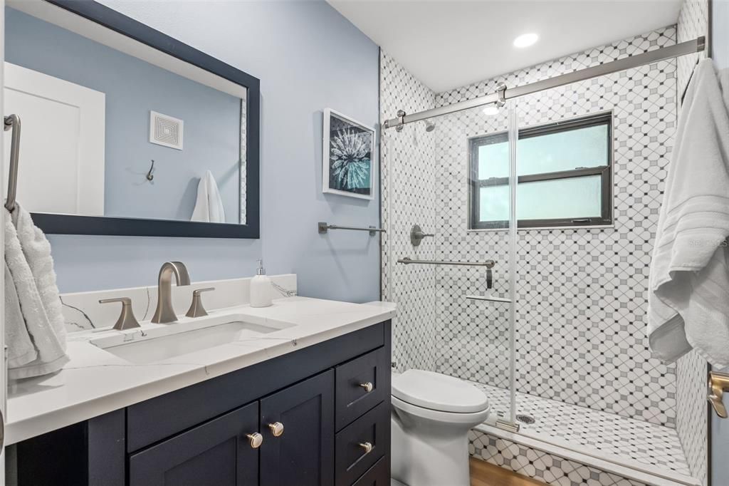 For Sale: $199,900 (1 beds, 1 baths, 740 Square Feet)