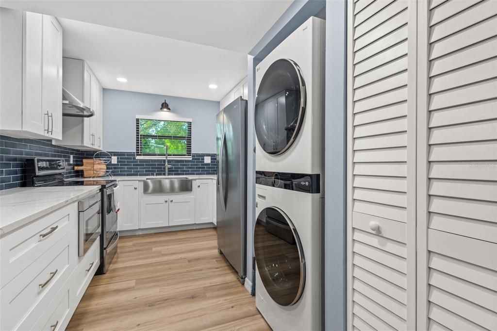 For Sale: $199,900 (1 beds, 1 baths, 740 Square Feet)