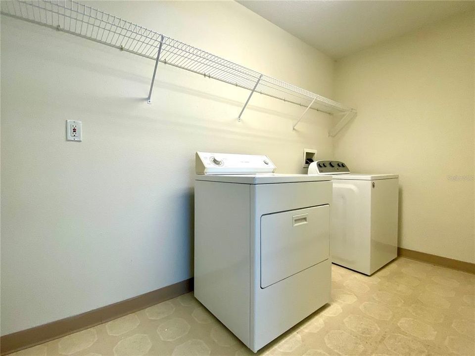 出租: $2,300 (2 贝兹, 2 浴室, 1225 平方英尺)