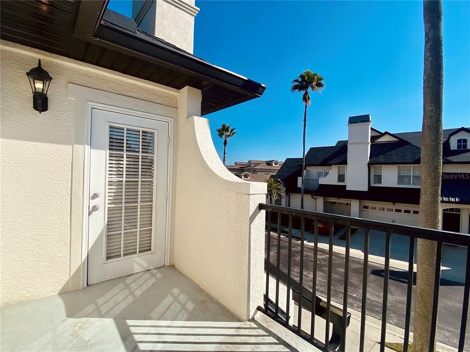 出租: $2,300 (2 贝兹, 2 浴室, 1225 平方英尺)