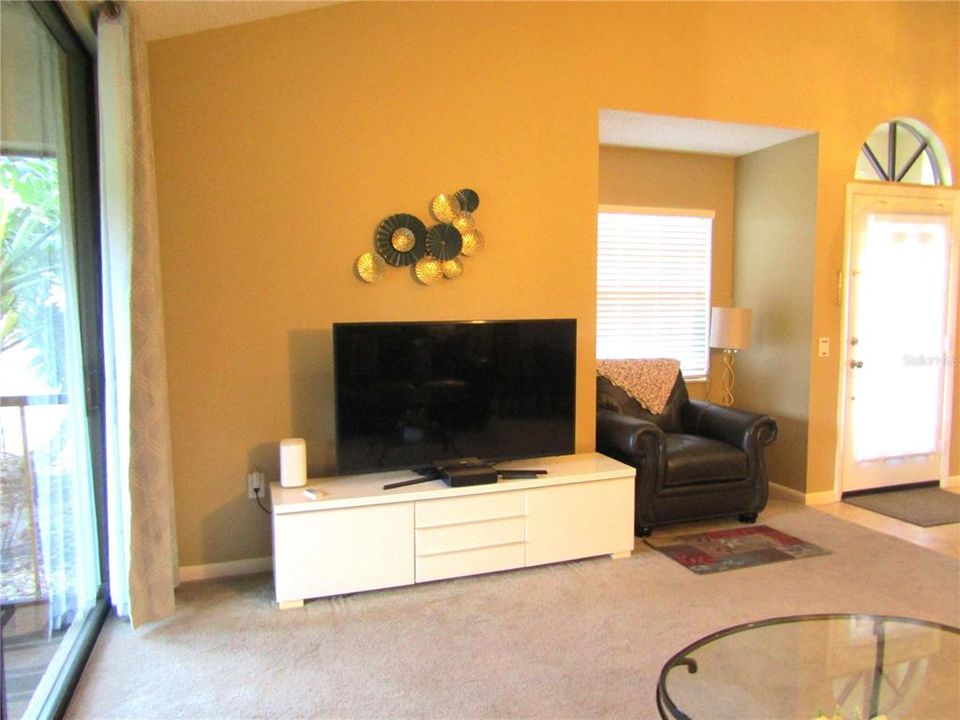 For Rent: $3,300 (1 beds, 1 baths, 616 Square Feet)