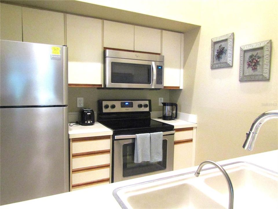 For Rent: $3,300 (1 beds, 1 baths, 616 Square Feet)