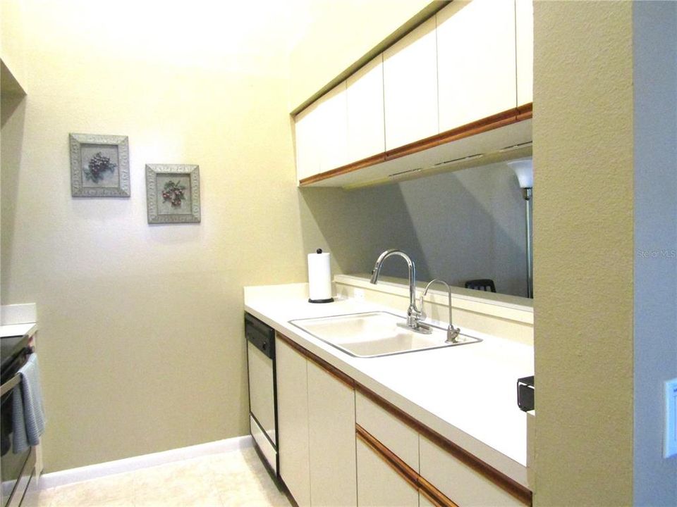 For Rent: $3,300 (1 beds, 1 baths, 616 Square Feet)