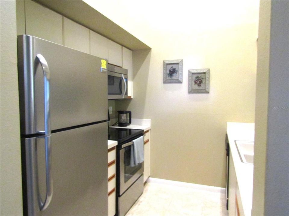 For Rent: $3,300 (1 beds, 1 baths, 616 Square Feet)