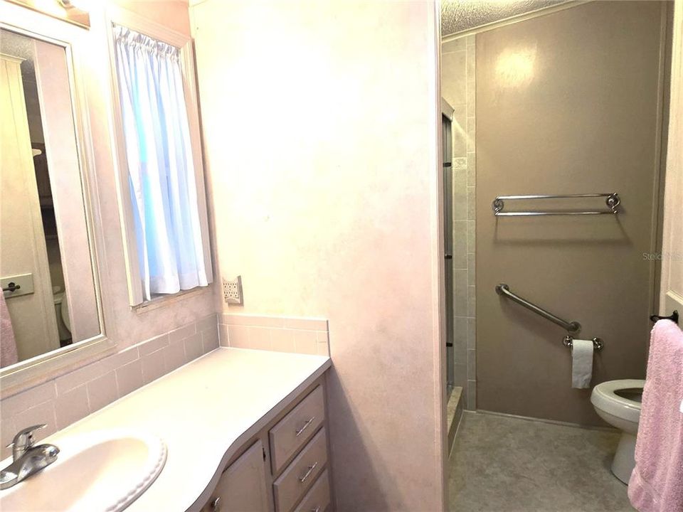 На продажу: $195,000 (2 спален, 2 ванн, 1768 Квадратных фут)