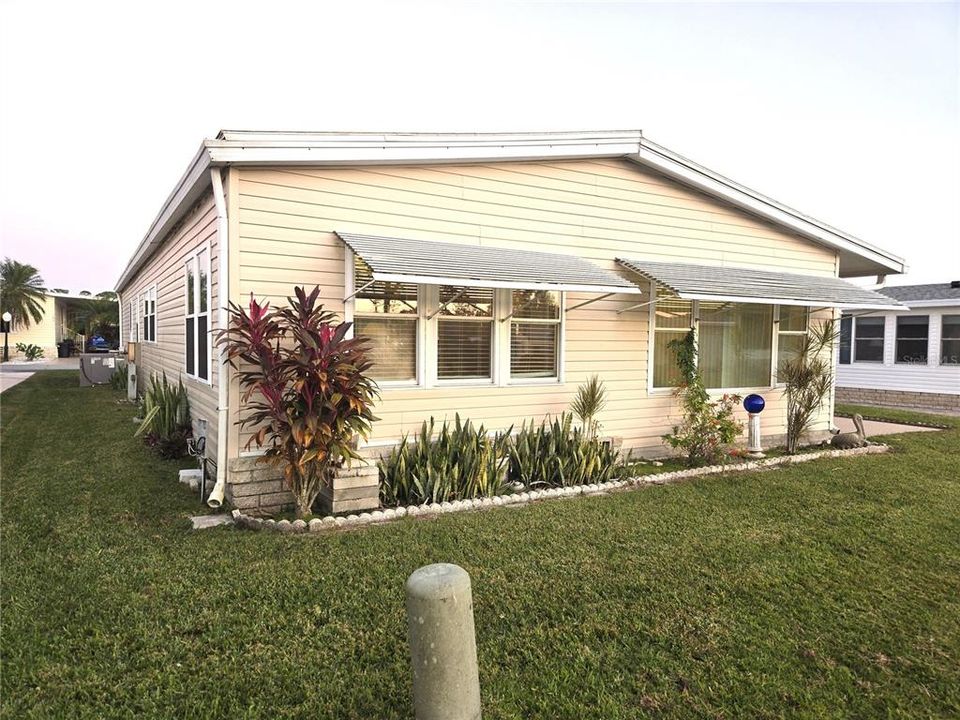 На продажу: $195,000 (2 спален, 2 ванн, 1768 Квадратных фут)