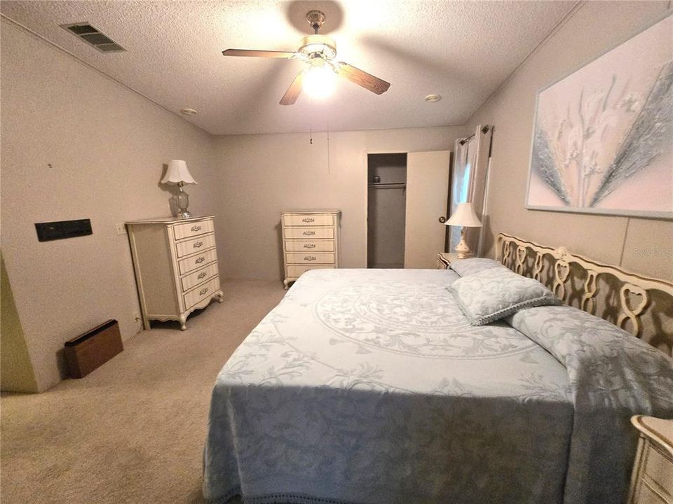 На продажу: $195,000 (2 спален, 2 ванн, 1768 Квадратных фут)