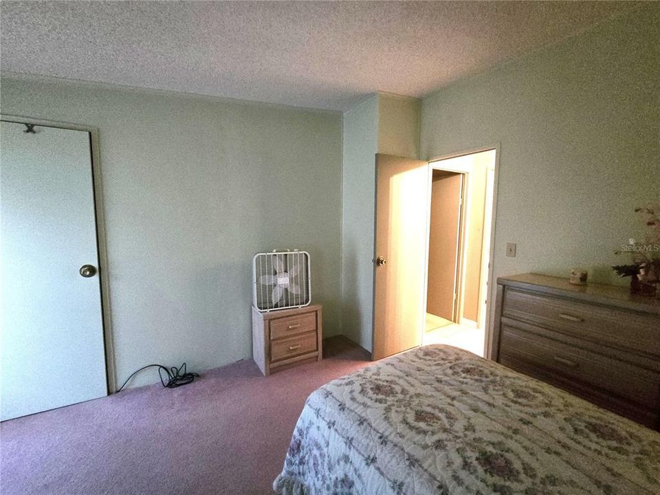 На продажу: $195,000 (2 спален, 2 ванн, 1768 Квадратных фут)