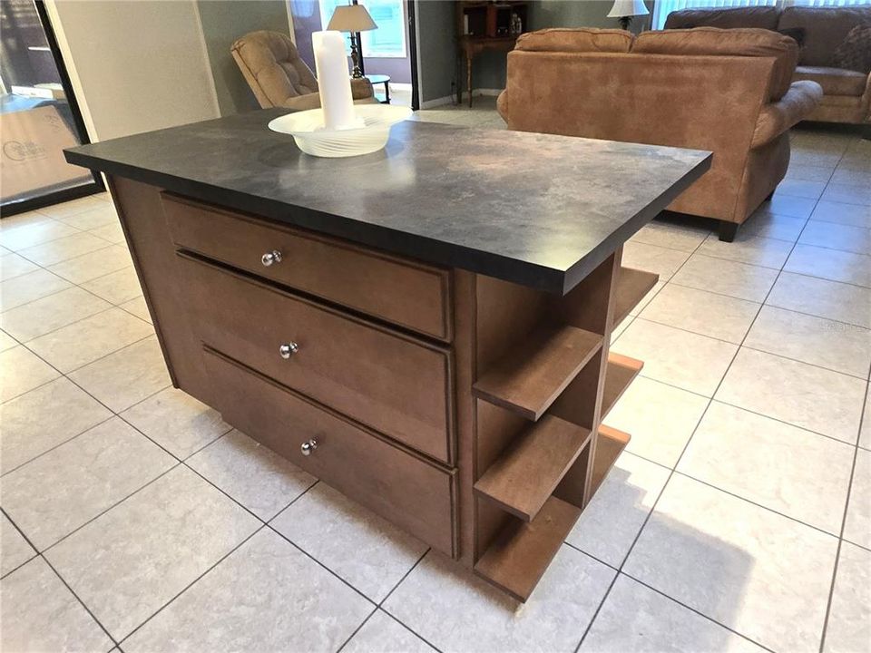 На продажу: $195,000 (2 спален, 2 ванн, 1768 Квадратных фут)