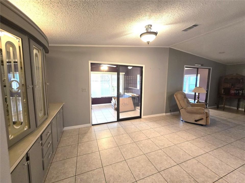 На продажу: $195,000 (2 спален, 2 ванн, 1768 Квадратных фут)