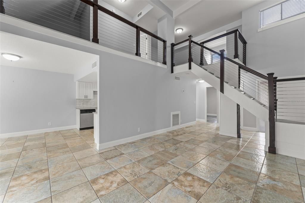 For Rent: $1,075 (1 beds, 2 baths, 1286 Square Feet)