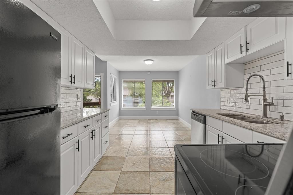 For Rent: $1,075 (1 beds, 2 baths, 1286 Square Feet)