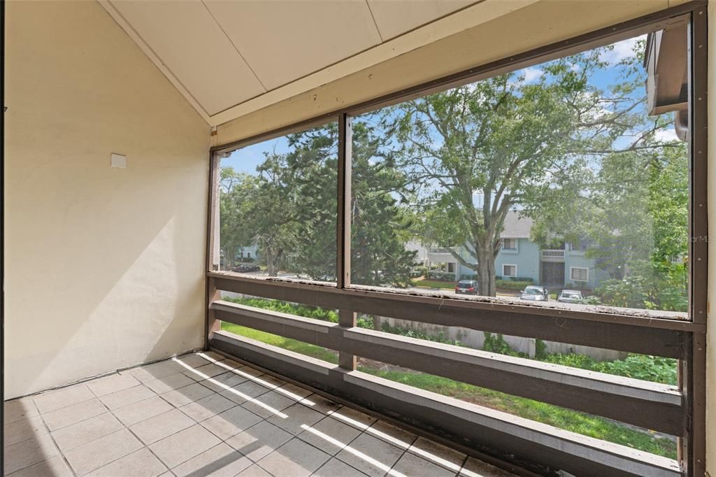 For Rent: $1,075 (1 beds, 2 baths, 1286 Square Feet)