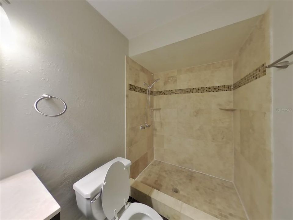 合同活跃: $2,769 (4 贝兹, 2 浴室, 1730 平方英尺)