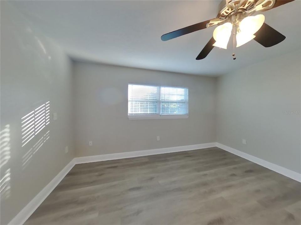 合同活跃: $2,769 (4 贝兹, 2 浴室, 1730 平方英尺)