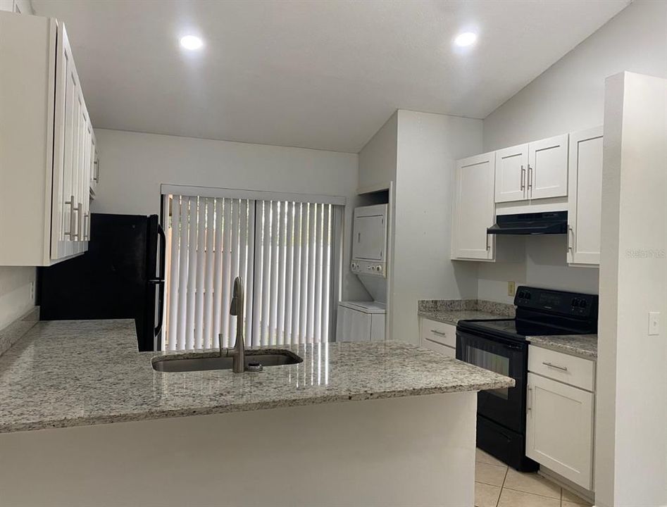 For Rent: $1,495 (2 beds, 2 baths, 930 Square Feet)