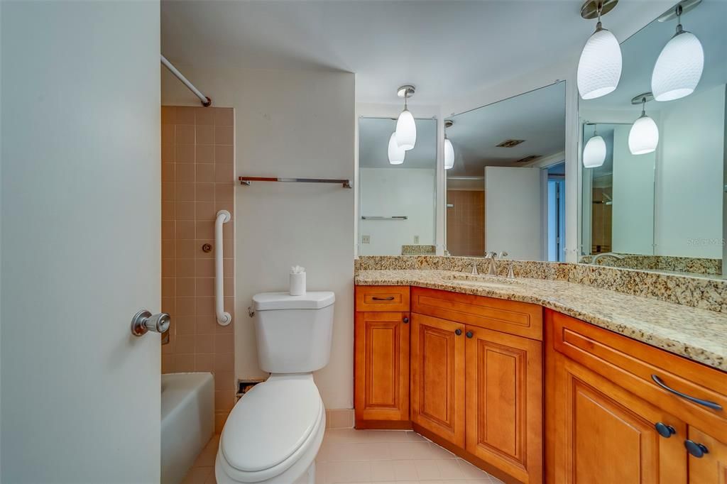 For Rent: $2,100 (2 beds, 2 baths, 1278 Square Feet)