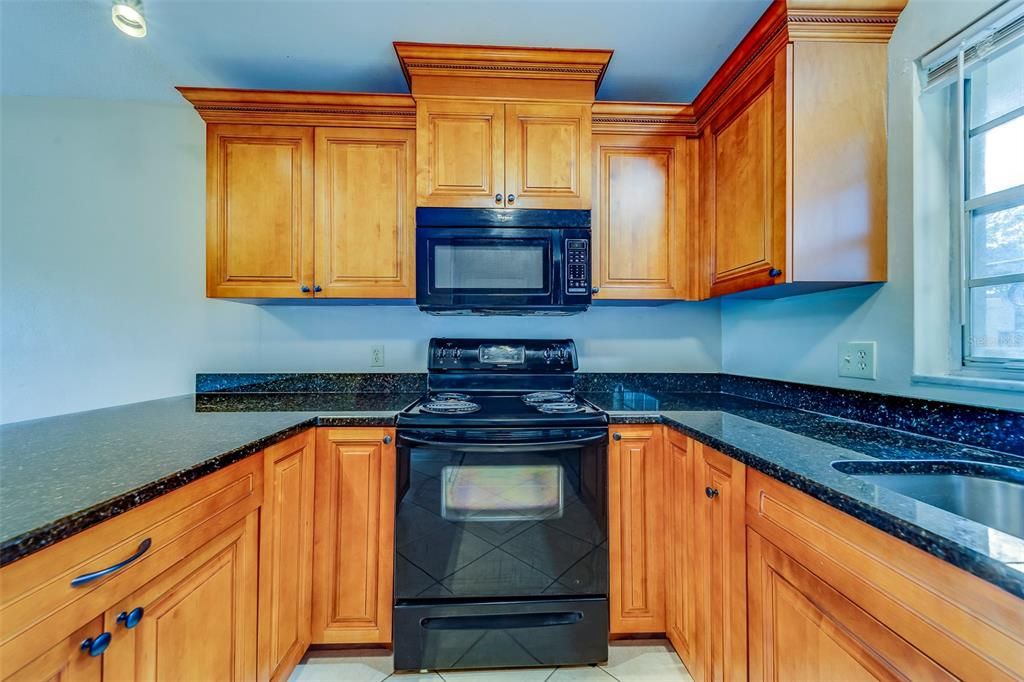 For Rent: $2,100 (2 beds, 2 baths, 1278 Square Feet)