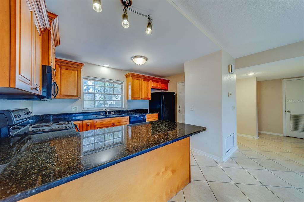 For Rent: $2,100 (2 beds, 2 baths, 1278 Square Feet)