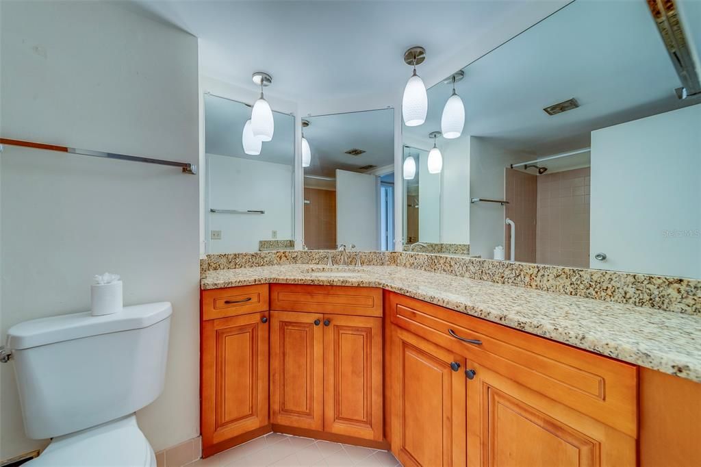 For Rent: $2,100 (2 beds, 2 baths, 1278 Square Feet)