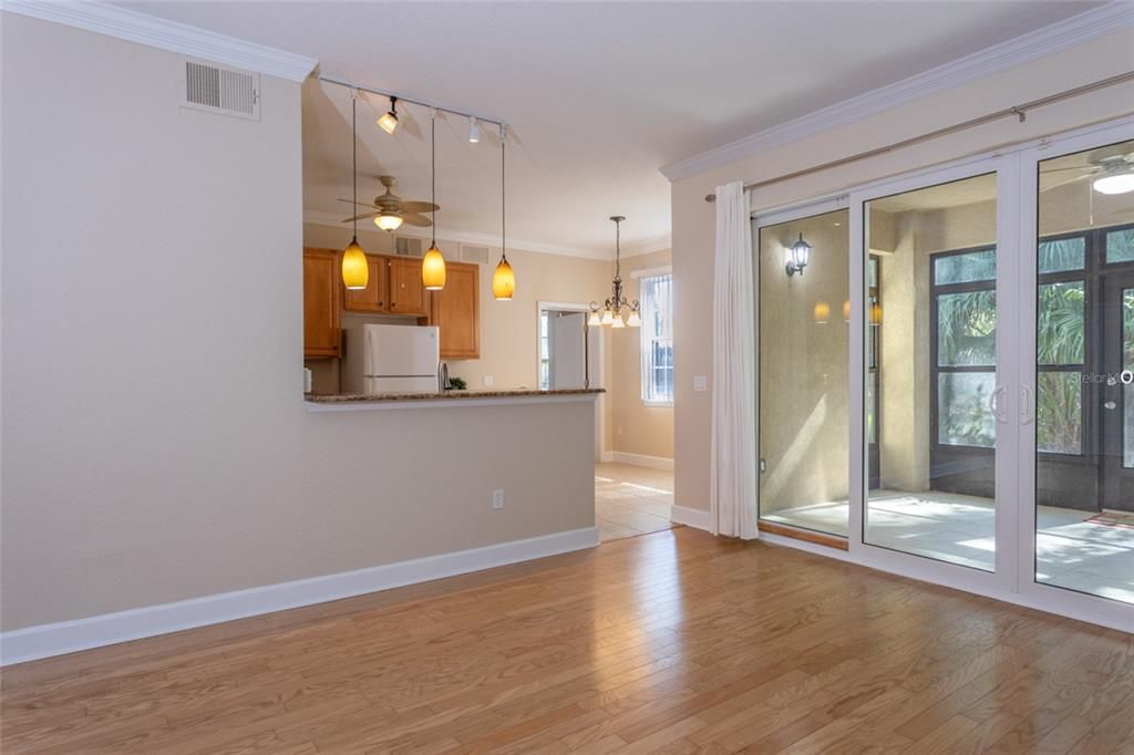 For Sale: $349,000 (3 beds, 2 baths, 1546 Square Feet)