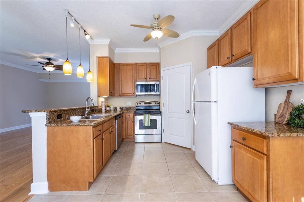 For Sale: $349,000 (3 beds, 2 baths, 1546 Square Feet)