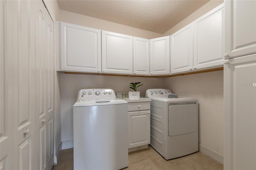 For Sale: $349,000 (3 beds, 2 baths, 1546 Square Feet)