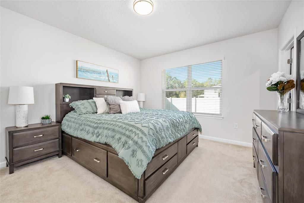 For Sale: $325,000 (3 beds, 2 baths, 1494 Square Feet)