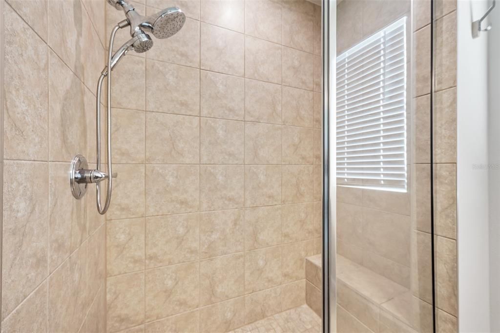 For Sale: $325,000 (3 beds, 2 baths, 1494 Square Feet)