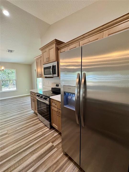 待售: $280,000 (3 贝兹, 2 浴室, 1400 平方英尺)