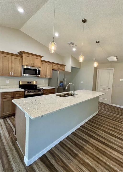 待售: $280,000 (3 贝兹, 2 浴室, 1400 平方英尺)