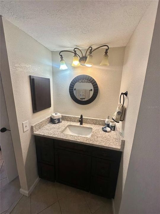 For Sale: $275,000 (2 beds, 2 baths, 950 Square Feet)