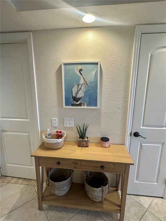 For Sale: $275,000 (2 beds, 2 baths, 950 Square Feet)