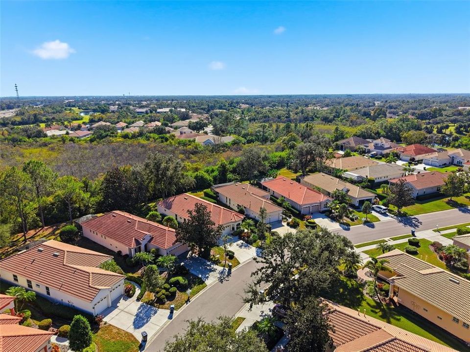 На продажу: $399,000 (2 спален, 2 ванн, 1814 Квадратных фут)