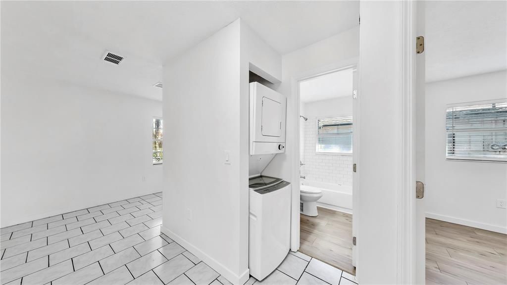 出租: $1,700 (2 贝兹, 1 浴室, 1404 平方英尺)