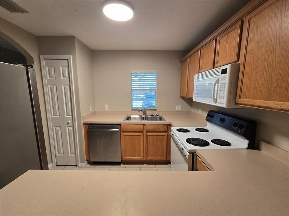 For Rent: $1,800 (2 beds, 2 baths, 1560 Square Feet)