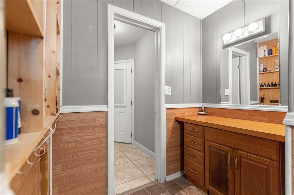 待售: $279,995 (2 贝兹, 2 浴室, 1241 平方英尺)