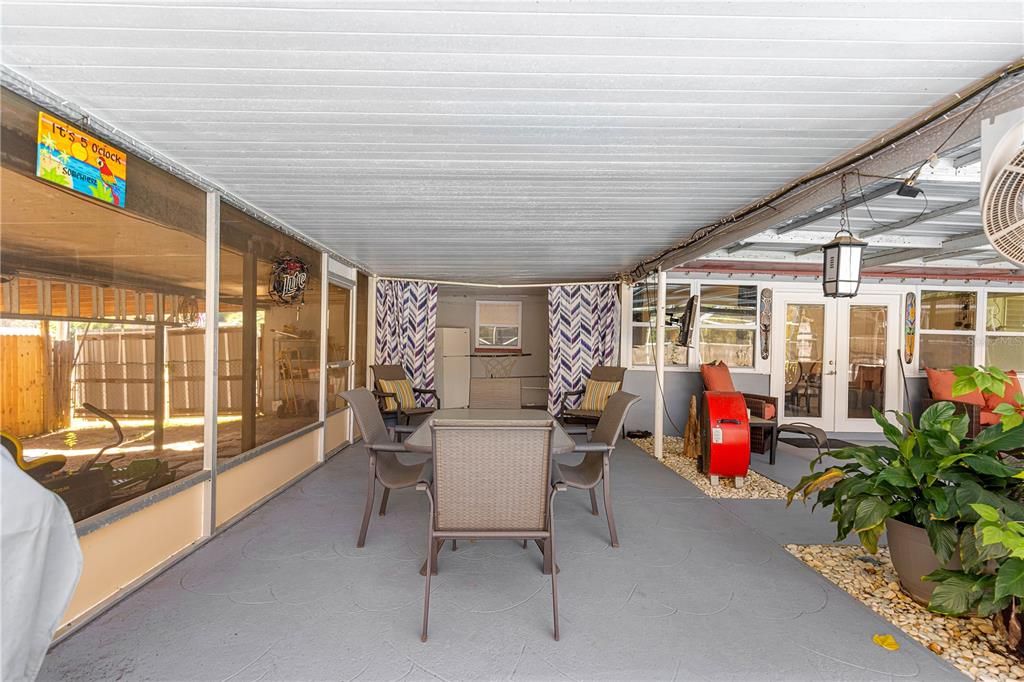 待售: $279,995 (2 贝兹, 2 浴室, 1241 平方英尺)