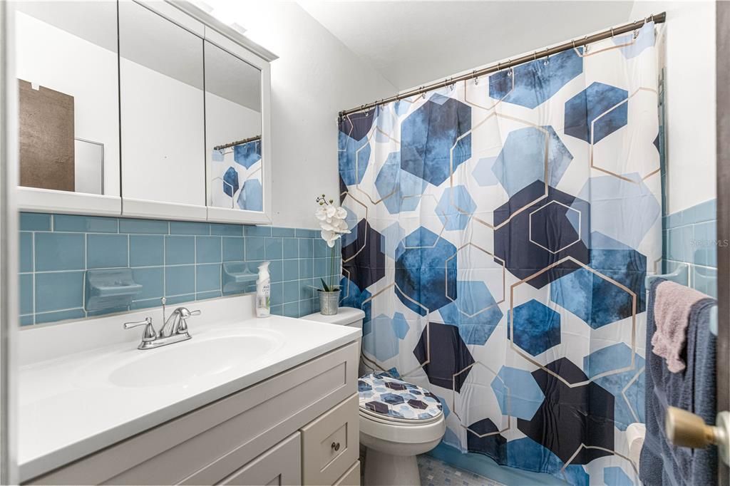 待售: $279,995 (2 贝兹, 2 浴室, 1241 平方英尺)